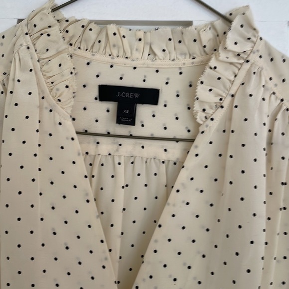JCrew, v-neck, bottom down blouse. XS. - Picture 2 of 2